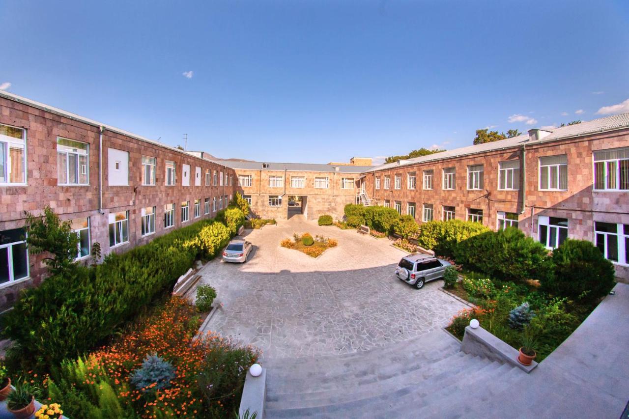 Vanadzor Armenia Health Resort & Hotel Екстериор снимка